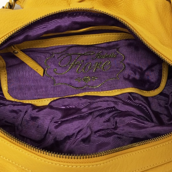 Isabella Fiore Lucy Leather Bag - Picture 5 of 9